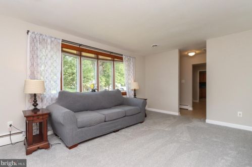 352 Mae Rd, Glen Burnie, MD 21061-4645