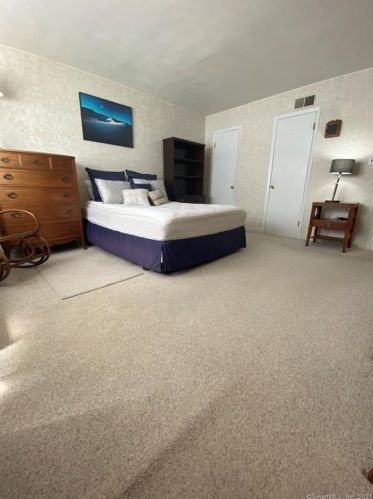 14 Fairview Ave, Norwalk CT 06850-3735 exterior