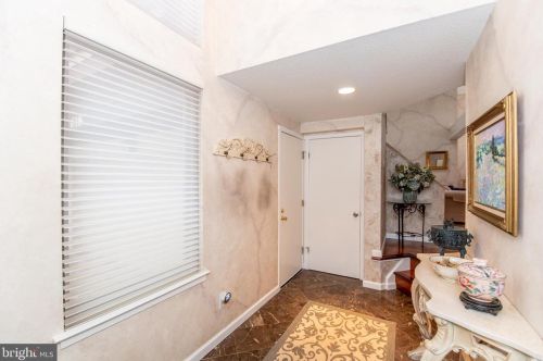 618 Sayre Dr, Princeton, NJ 08540-5834