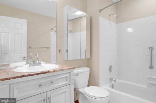 1 Madison Ct, Southampton NJ  08088-9046 exterior