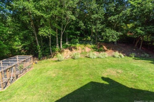 224 Roses Ml Rd, Milford CT 06460-2825 exterior