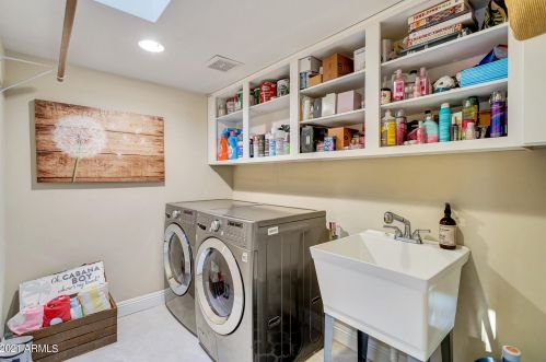 9242 34 Pl, Phoenix AZ 85028-4964 exterior