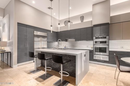 6508 25th Way, Phoenix AZ  85016-8934 exterior