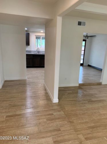 3848 Queen Palm Dr, Tucson, AZ 85730-3915