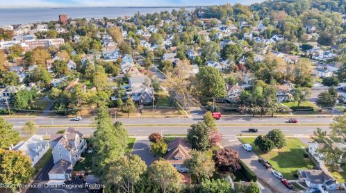 25 Memorial Pkwy, Atlantic Highlands NJ 07716-1655 exterior