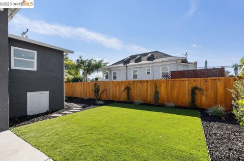 1307 Haskell St, Berkeley CA 94702-2415 exterior