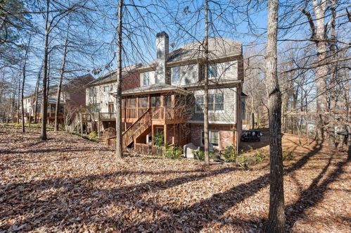 1021 Madeline Ln, Atlanta GA  30350-4024 exterior