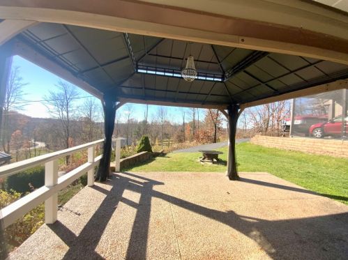 2594 Us Route 30, Hookstown PA 15050-1415 exterior