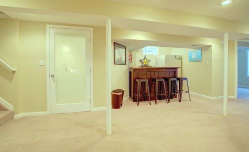 1516 Southlawn Dr, Wyoming MI exterior