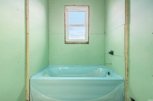 617 9 St, Mishawaka IN 46544-4919 exterior