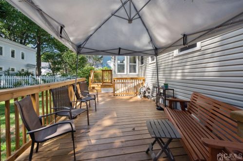 127 Woodbridge Ave, Metuchen NJ 08840-2030 exterior