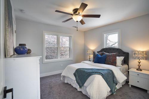 4452 Leland Ave, Chicago IL  60630-4043 exterior