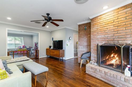 4412 Alderson St, Dallas TX  75214-2301 exterior