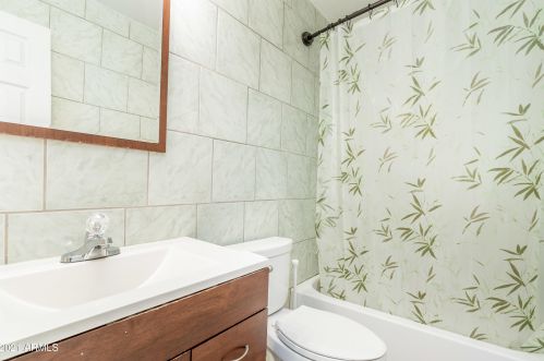 8216 32nd Ave, Phoenix AZ  85051-6022 exterior