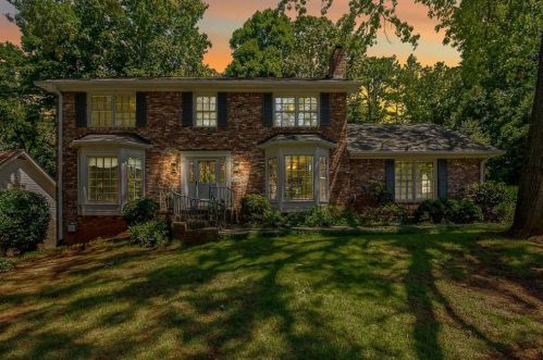 4092 Gladney Dr, Atlanta GA 30340-4720 exterior