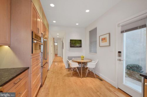 1221 T St, Washington DC 20009-7535 exterior