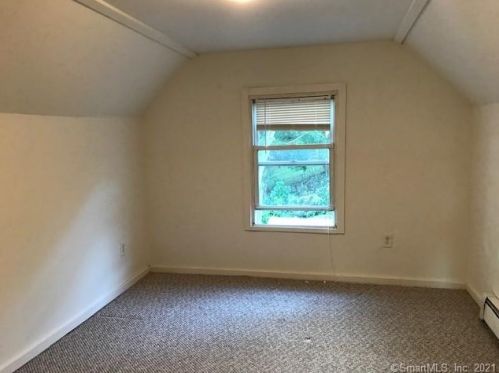 92 Smith St, Derby CT 06418-1220 exterior