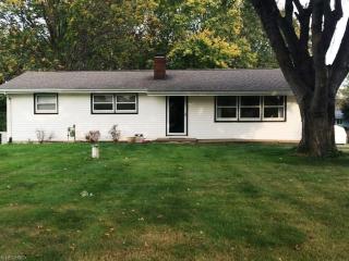 6040 Hollydale Ave, Canton, OH 44721-3316