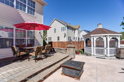 19 Cres Rd, Old Bridge NJ 08857-4101 exterior