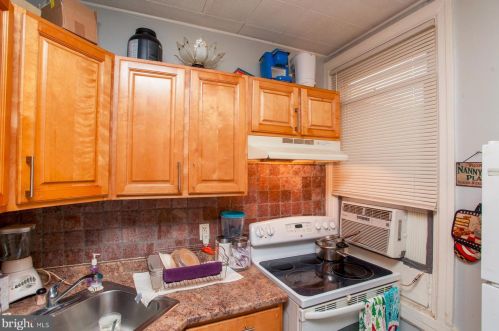 7316 Frankford Ave, Philadelphia PA 19135-3405 exterior