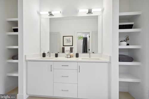 5120 25th Pl, Arlington VA  22207-2603 exterior