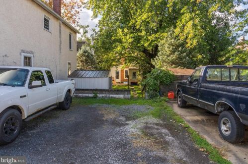 11 4 St, Pottstown PA 19464-5218 exterior