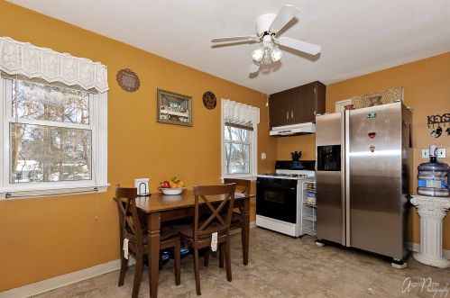 1314 Tappan St, Bull Valley IL 60098-2451 exterior