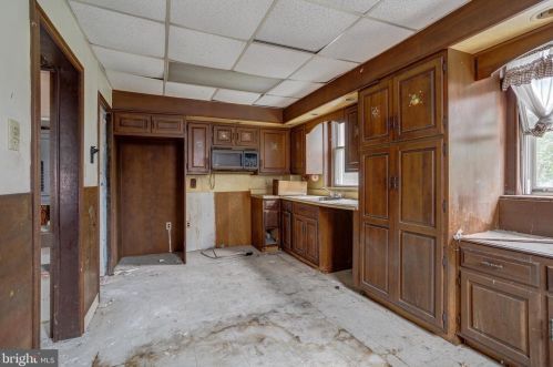 21 Wl Ave, Manor PA 19036-1303 exterior