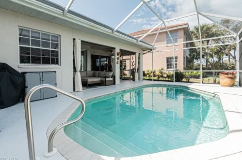 2037 Crestview Way, Naples FL 34119-3306 exterior