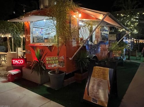 2917 Poplar St, Naples FL exterior