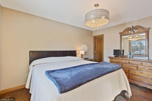 1058 Briar Crk Rd, Saint Paul MN 55123-1515 exterior