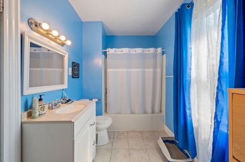 346 Maple St, Springfield MA 01105-1953 exterior