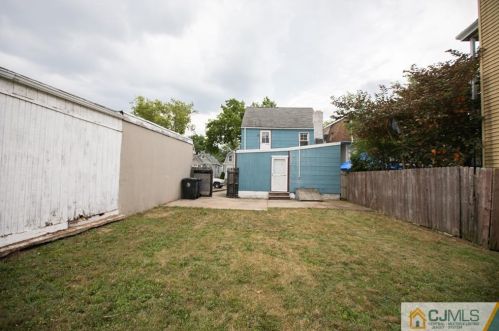 561 Groom St, Perth Amboy NJ 08861-3136 exterior