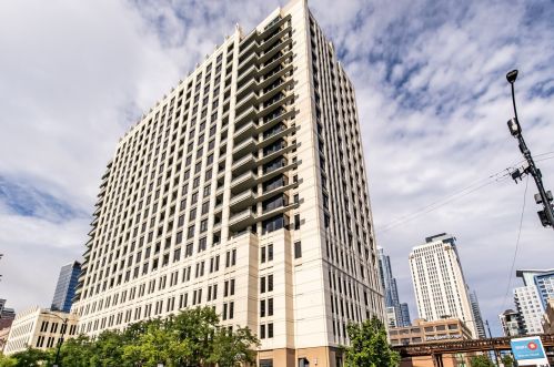 1255 State St, Chicago IL 60605-1928 exterior