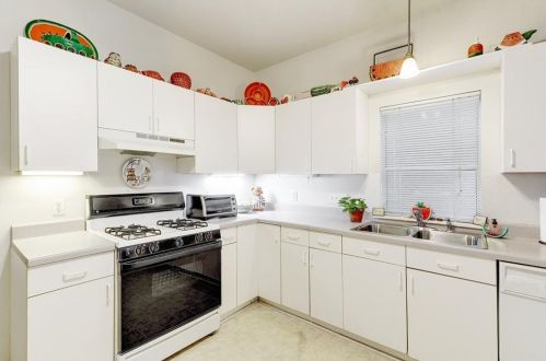 604 Fletcher St, Austin TX 78704-5031 exterior