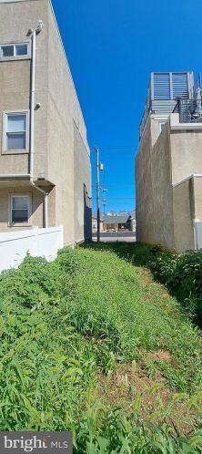 2050 Ellsworth St, Philadelphia PA 19146-2420 exterior