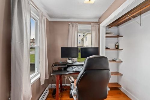 58 Farrar Ave, Worcester MA 01604-3219 exterior