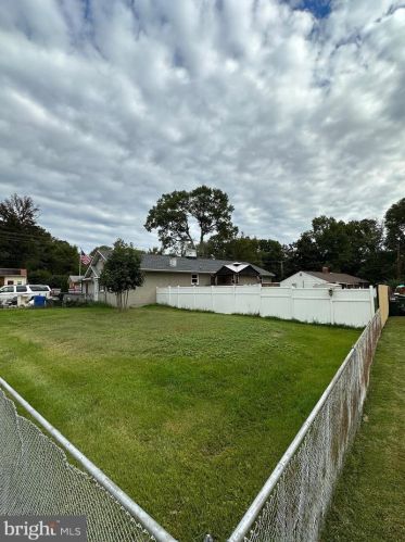 100 Jenkins Dr, Pisgah MD 20640-1936 exterior