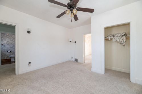 1104 Hoffman St, Three Rivers MI 49093-1017 exterior