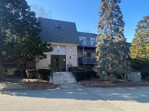 1560 Douglas Ave, Providence RI 02904-3858 exterior