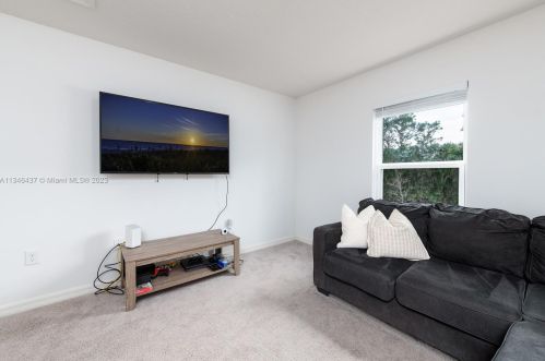 1680 Airoso Blvd, Fort Pierce FL  34984-3737 exterior