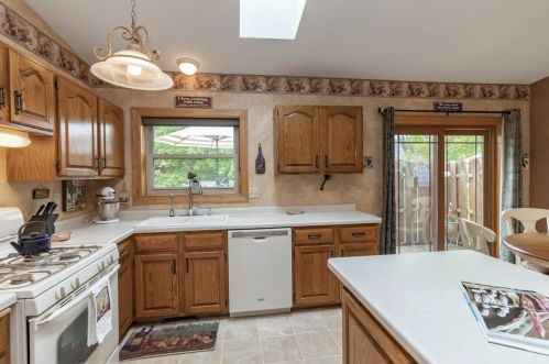 8292 Cleadis Ave, South Saint Paul MN 55076-3320 exterior