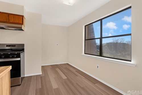 1708 Raspberry Ct, Edison NJ 08817-2745 exterior