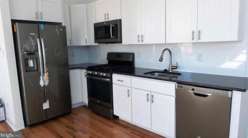 1640 Jackson St, Philadelphia PA 19145-2427 exterior