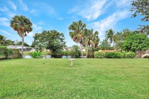 2285 41 Ter, Naples FL 34116-6517 exterior