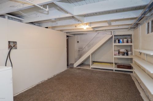 1820 Oakland Dr, Kalamazoo MI 49008-1805 exterior