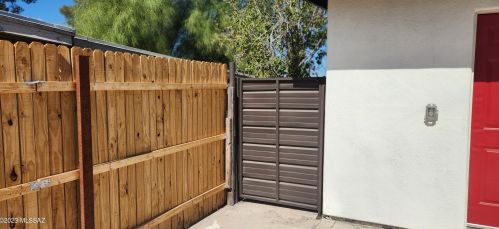 2031 Hadley St, Tucson AZ  85705-2224 exterior