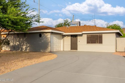 9841 10th St, Phoenix AZ  85020-1709 exterior