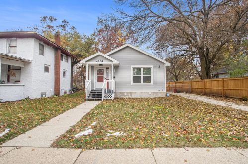 2441 Reynolds St, Meskegon MI  49444-1565 exterior