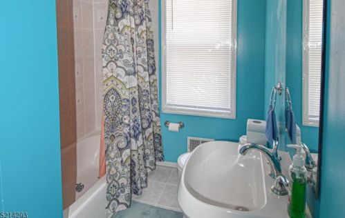 133 Chrystal St, Dover NJ 07801-5308 exterior